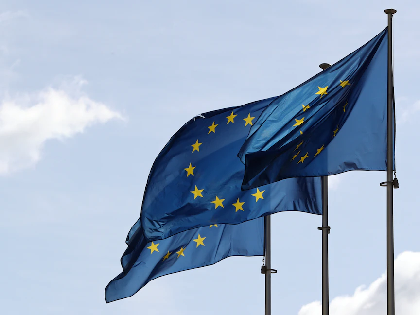 علم الاتحاد الأوروبي - REUTERS