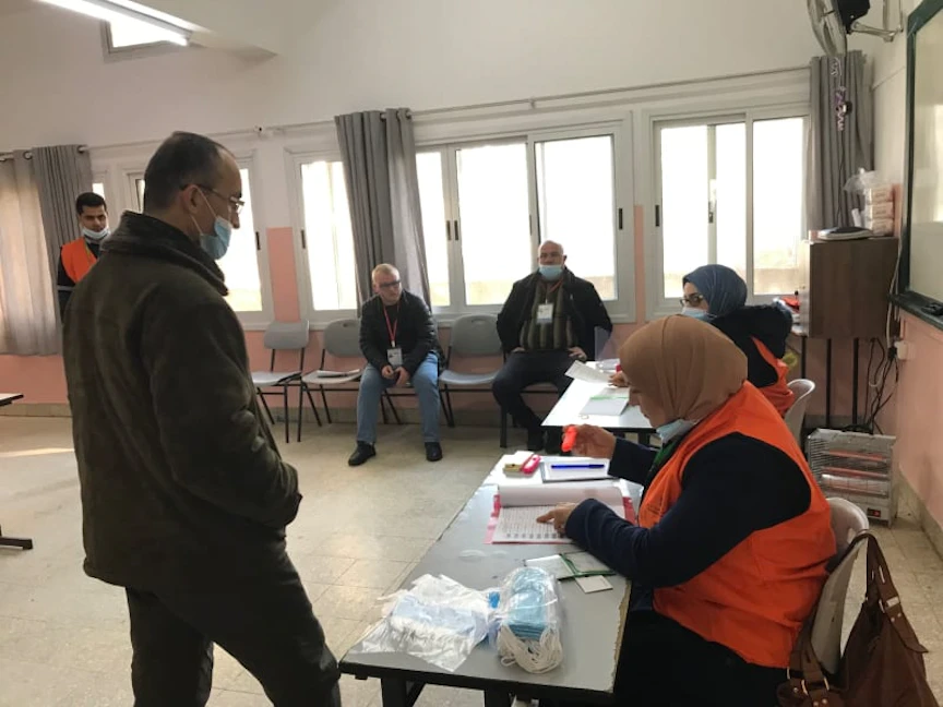 بدء عملية الاقتراع في الجولة الثانية من الانتخابات. - وفا