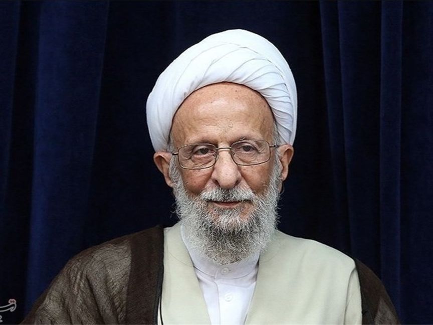 مصباح اليزدي.. الوجه المعلن لمرشد إيران الغامض مجتبى خامنئي