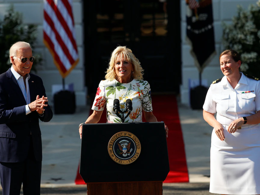 السيدة الأميركية الأولى جيل بايدن في عيد الاستقلال بواشنطن - 5 يوليو 2022 - REUTERS