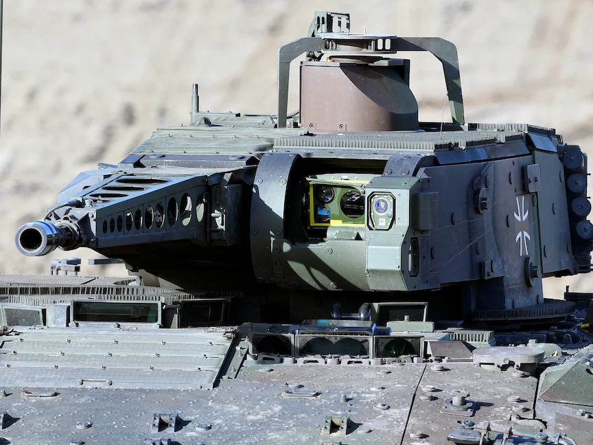 مدفع آلي عيار 30 ملم لمركبة مشاة قتالية من طراز PUMA تابعة للجيش الألماني خلال تمرين في مونستر، ألمانيا - 28 سبتمبر 2018. - REUTERS