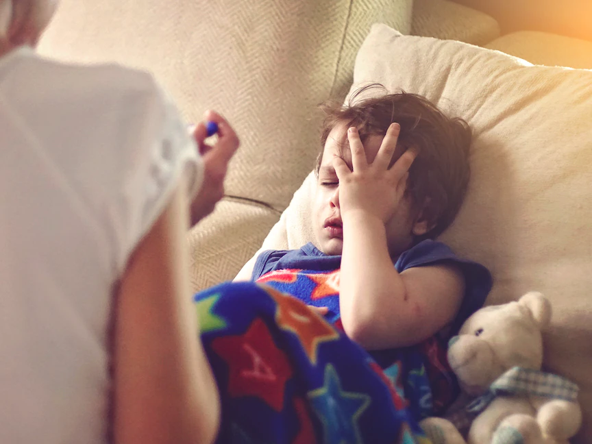 للسوائل تأثير مهدئ وتخفف من إفرازات الجهاز التنفسي لدى الطفل - Getty Images