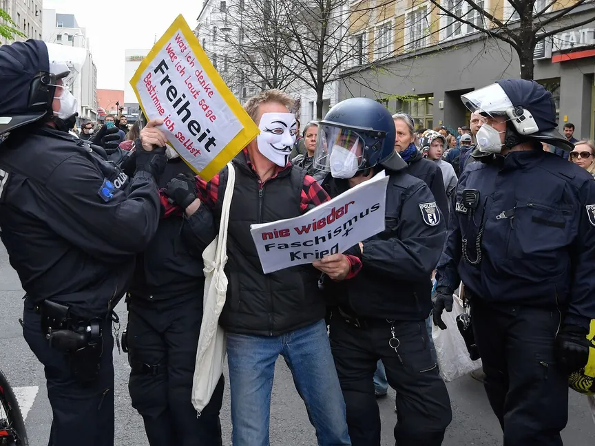 "كورونا" يوحّد خصوم الحكومة الألمانية