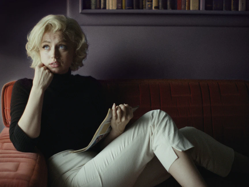 مشهد من فيلم "بلوند" عن حياة مارلين مونرو - facebook.com/DeauvilleUs