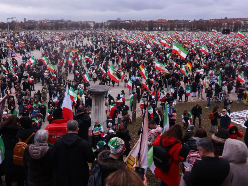 مفاوضات إيران | طهران تؤكد استعدادها لـ"تنازلات نووية".. ورسائل غربية بشأن "تغيير النظام"