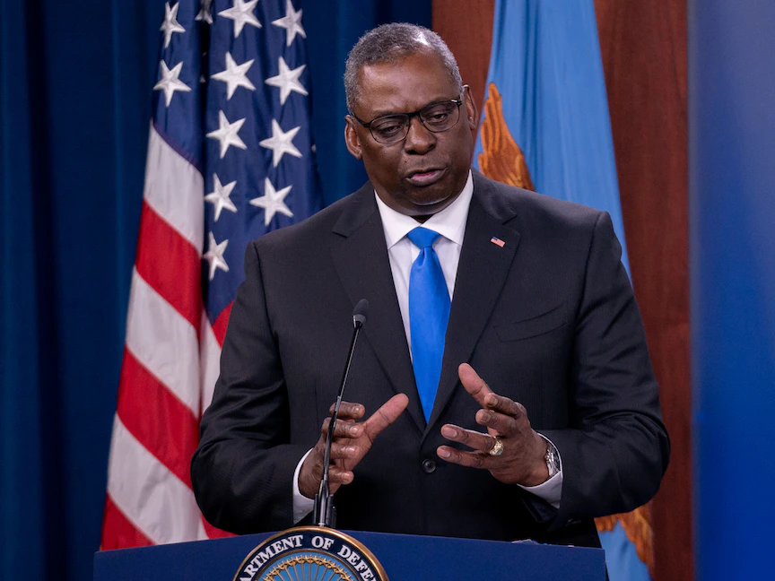 وزير الدفاع الأميركي لويد أوستن خلال مؤتمر صحافي في أرلينغتون - 21 يوليو 2021 - REUTERS