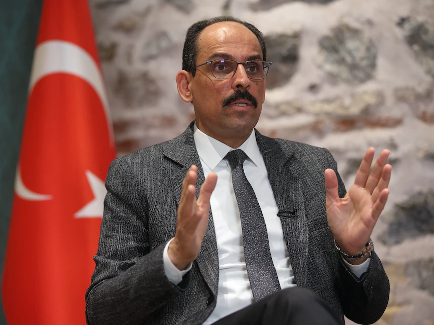 إبراهيم كالين المتحدث باسم الرئيس التركي رجب طيب أردوغان وكبير مستشاري السياسة الخارجية خلال مقابلة مع "رويترز" في إسطنبول، تركيا - 14 مايو 2022. - REUTERS