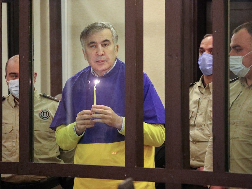 جورجيا.. اتهامات بتسميم الرئيس السابق داخل السجن