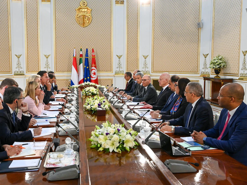 الرئيس التونسي قيس سعيد يجتمع في تونس مع رئيس الوزراء الهولندي مارك روته ورئيسة الوزراء الإيطالية جورجيا ميلوني ورئيسة المفوضية الأوروبية أورسولا فون دير لايين. 11 يونيو 2023 - REUTERS