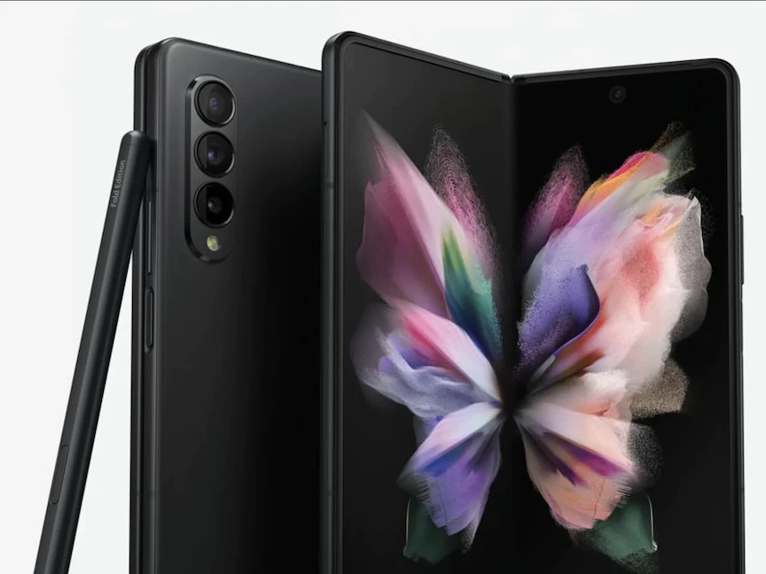 تصميم تخيلي لهاتف سامسونج جلاكسي Z Fold 3 إلى جانب القلم الذكي S Pen - Twitter/sammobile