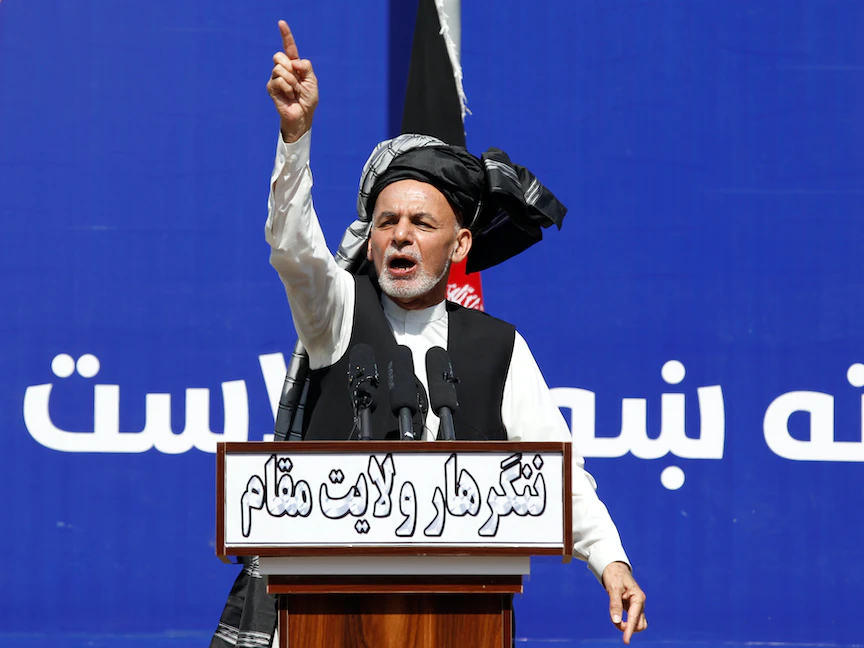 الرئيس الأفغاني أشرف غني يتحدث خلال تجمّع في جلال آباد - 3 مارس 2020 - REUTERS