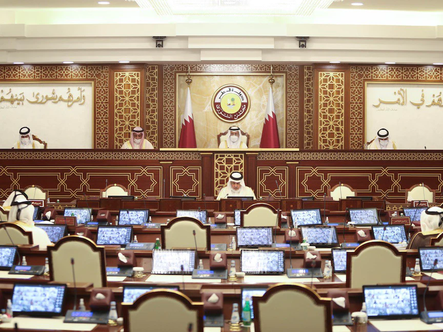 القطريون يختارون أول مجلس شورى منتخب السبت