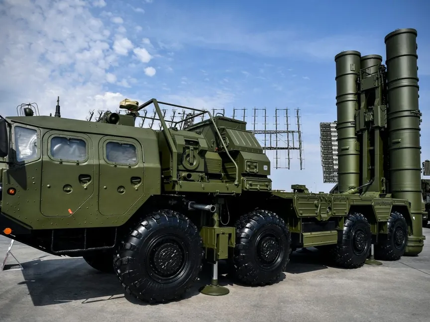 منظومة "إس-400" الروسية خلال معرض خارج موسكو - 22 أغسطس 2017 - AFP
