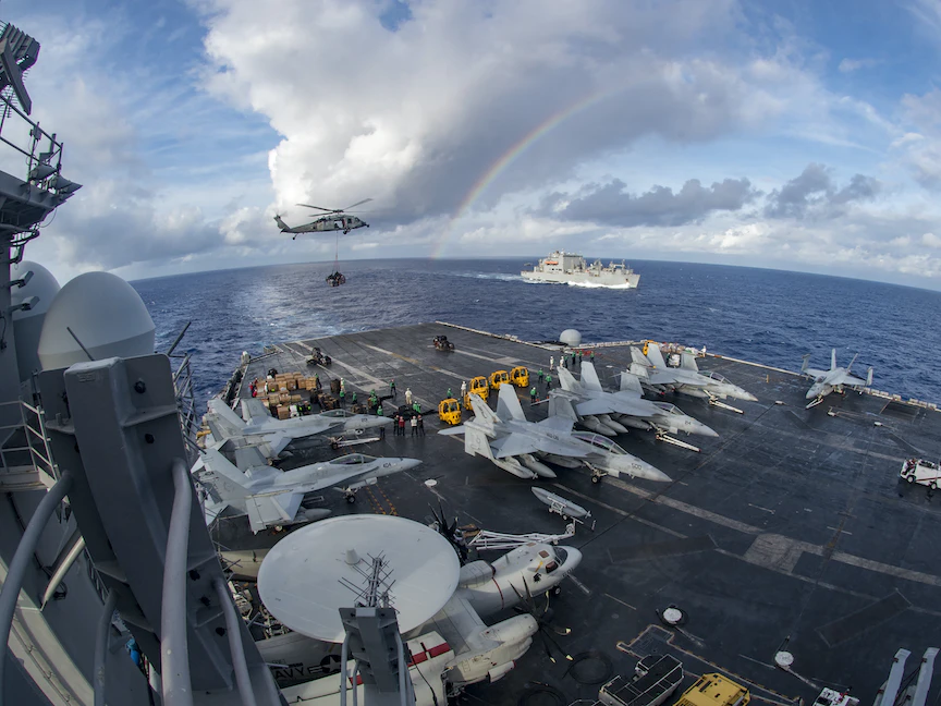 حاملة الطائرات الأميركية يو إس إس كارل فينسن خلال تواجدها في المحيط الهادئ - 3 فبراير 2017 - AFP