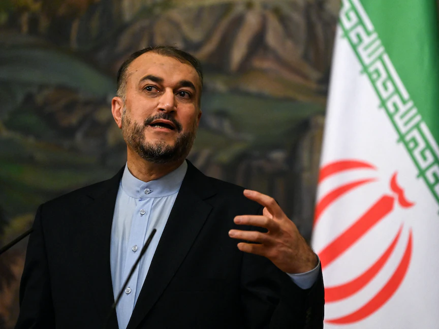 وزير الخارجية الإيراني حسين أمير عبد اللهيان خلال مؤتمر صحافي مع نظيره الروسي سيرجي لافروف في موسكو، 6 أكتوبر 2021 - AFP