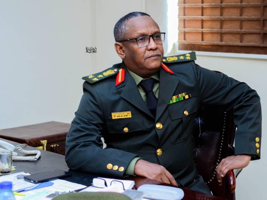 مستشار قائد الجيش السوداني: التظاهرات إهدار للطاقات والوقت