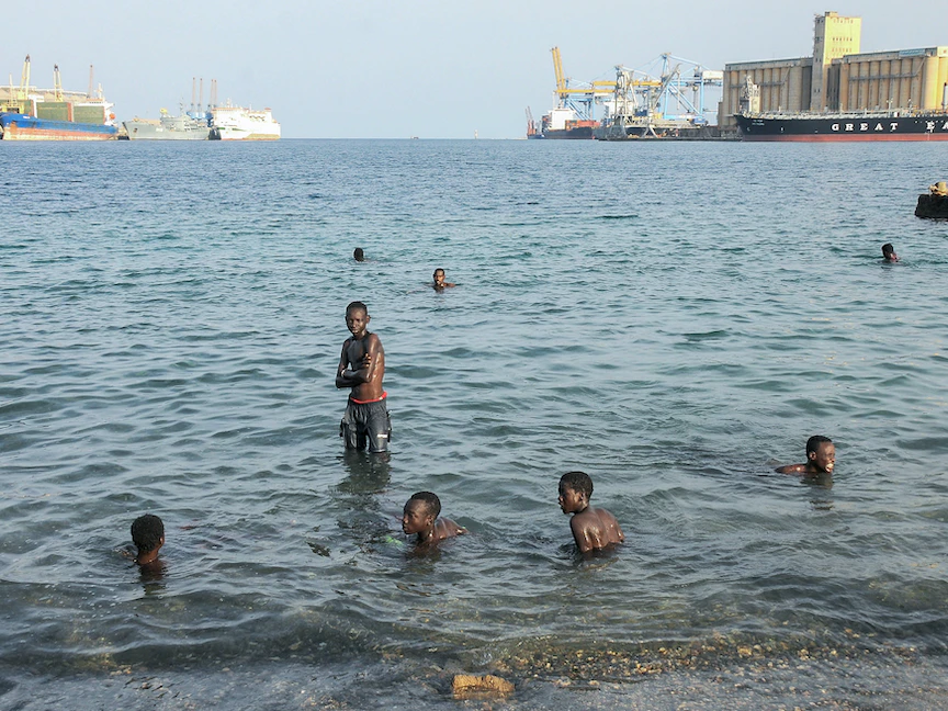 جانب من ميناء بورتسودان على البحر الأحمر في السودان، 2 مايو 2021 - AFP