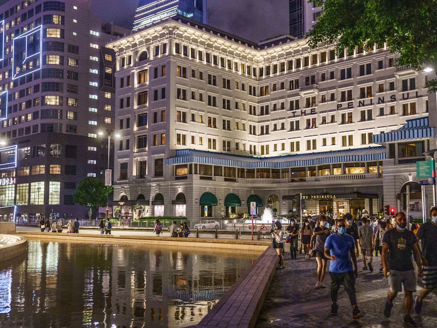 مشاة في هونج كونج - 30 يونيو 2021 - Bloomberg