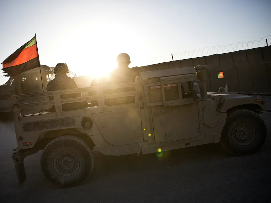 عناصر القوات الأفغانية خلال عودتهم من مهمة في محافظة قندهار - Reuters