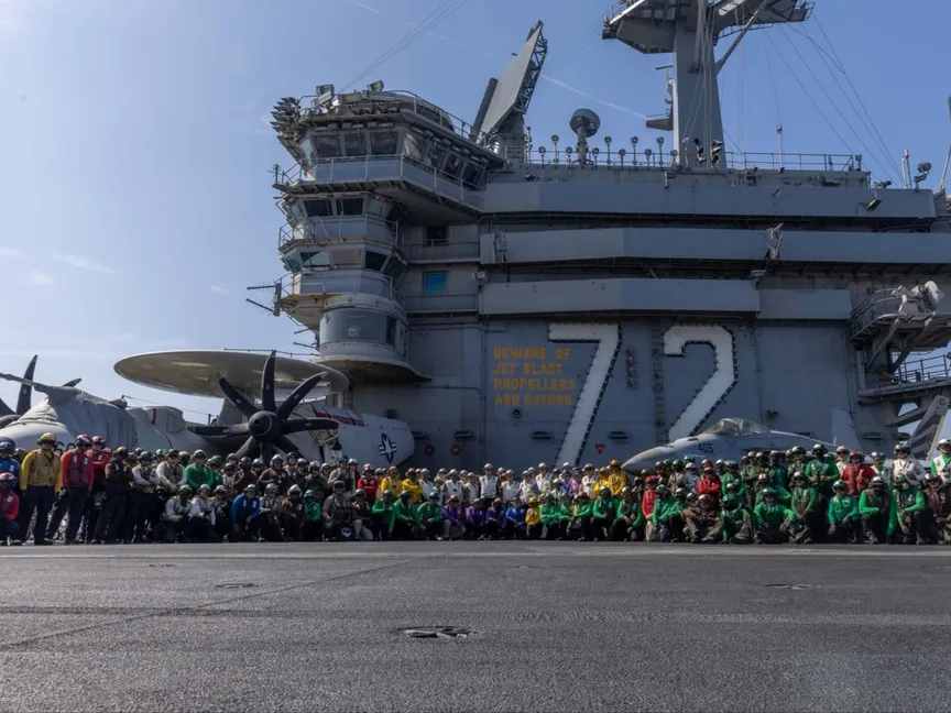 تقارير: واشنطن أبلغت إيران مسبقاً بزيارة ويتكوف إلى حاملة الطائرات "أبراهام لينكولن"