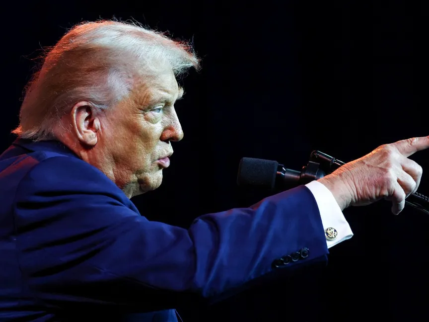 ترمب "الغاضب" يوبخ 5 جمهوريين دعموا قراراً يحد من صلاحياته في فنزويلا