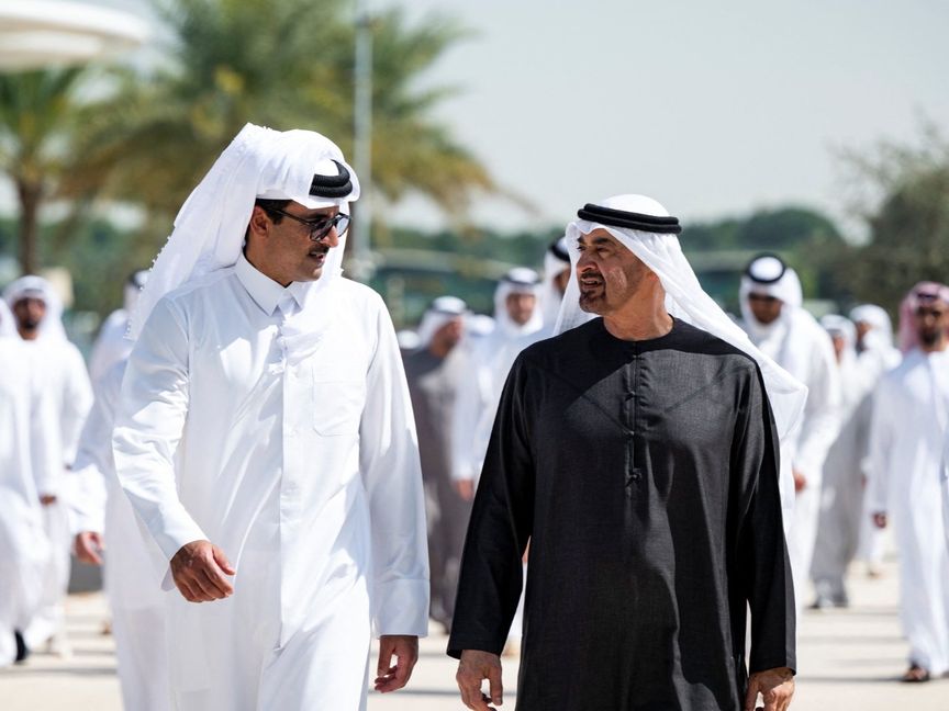 أمير قطر ورئيس الإمارات يؤكدان أهمية العمل على خفض التصعيد في المنطقة