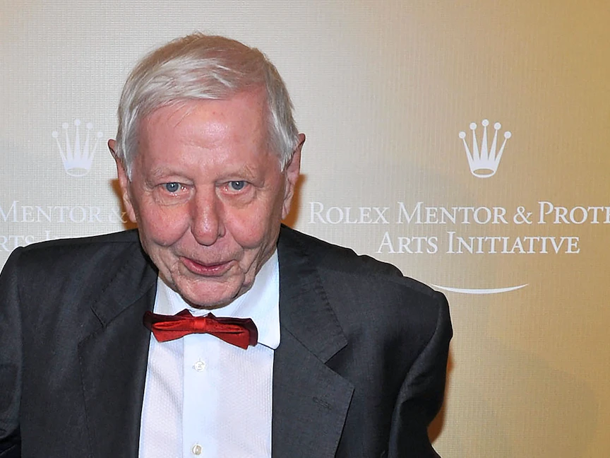 الروائي والناشر الألماني هانز ماغنوس إنزينسبرغر- 14 نوفمبر 2011 - AFP