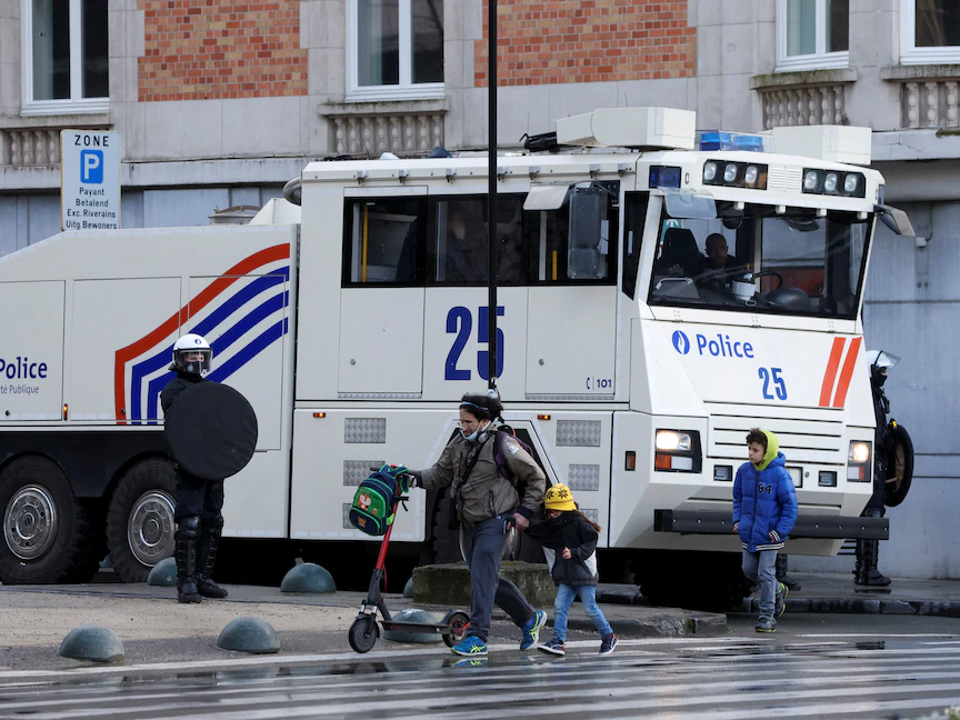 شرطة بلجيكا تمنع وصول "قوافل الحرية" إلى العاصمة بروكسل