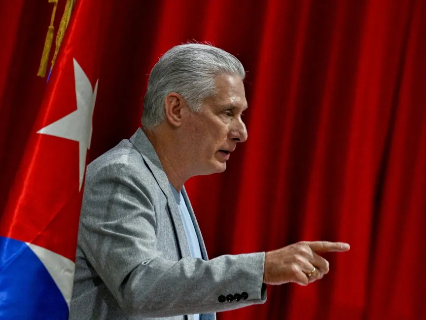 الرئيس الكوبي ميجيل دياز كانيل يتحدث في قصر المؤتمرات في هافانا. كوبا في 20 مارس 2026 - reuters