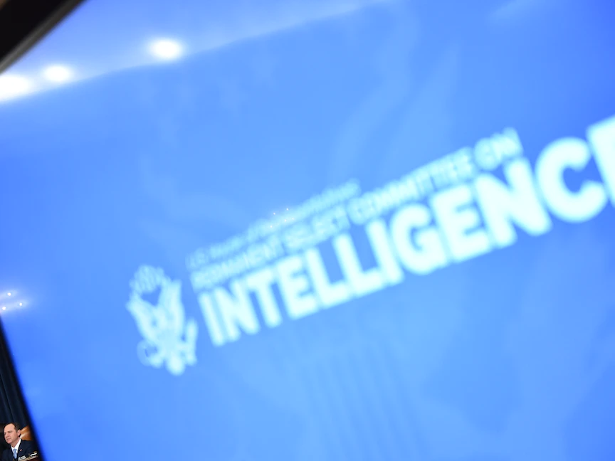 لجنة المخابرات بمجلس النواب خلال جلسة استماع كجزء من تحقيق عزل دونالد ترمب في الكابيتول. 21 نوفمبر 2019 - AFP