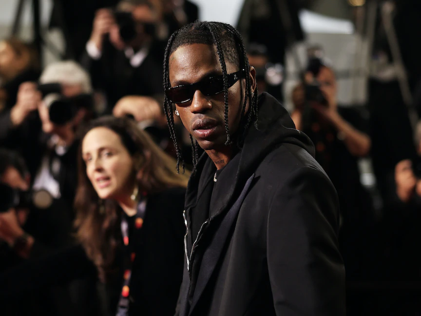 مطرب الراب الأميركي ترافيس سكوت خلال حفل العرض الأول لمسلسل "The Idol" على هامش مهرجان كان بفرنسا، 22 مايو 2023 - AFP