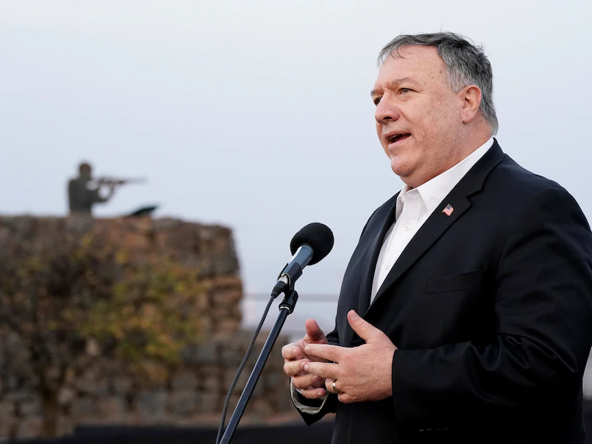 مايك بومبيو وزير الخارجية الأميركي يلقي بياناً خلال زيارته مرتفعات الجولان المحتلة - REUTERS