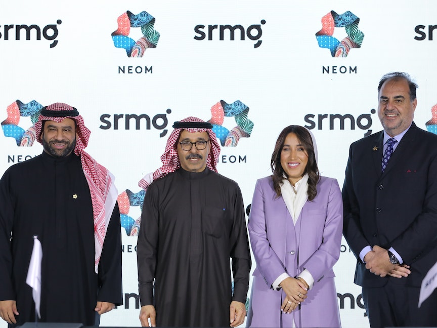 نيوم وSRMG يوقعان مذكرة تفاهم لتعزيز منظومة الإعلام الإقليمية