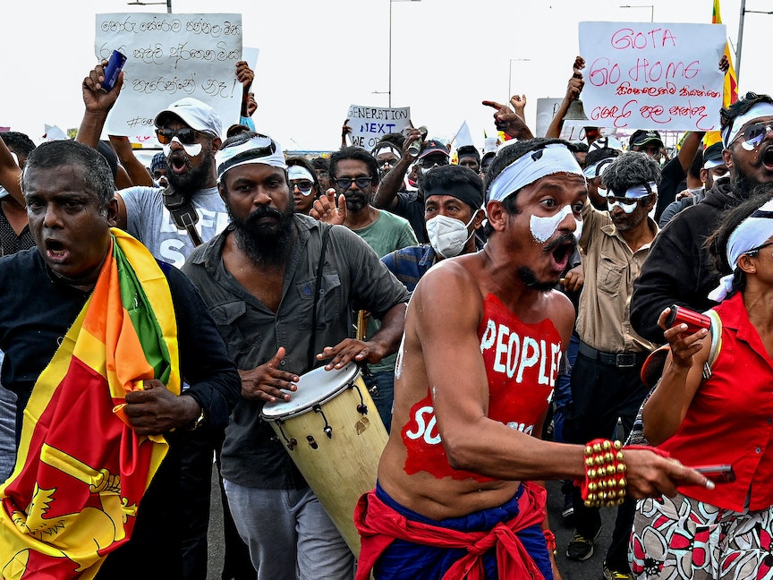 سريلانكا.. تظاهرة ضخمة تطالب بتنحي الرئيس وسط أزمة خانقة