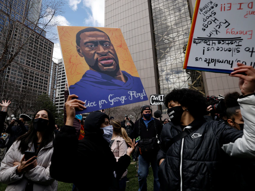 جانب من ردود الفعل بعد صدور الحكم في قضية جورج فلويد- 20 أبريل 2021 - REUTERS