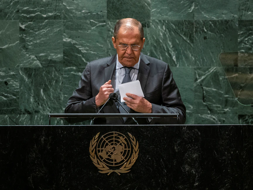 وزير الخارجية الروسي سيرجي لافروف في مقر الجمعية العامة للأمم المتحدة - 25 سبتمبر 2021 - REUTERS