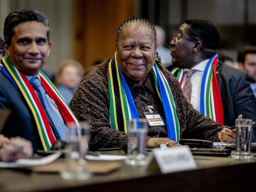 وزيرة خارجية جنوب إفريقيا ناليدي باندور خلال قرار محكمة العدل الدولية بشأن اتخاذ إجراءات طارئة في غزة. 26 يناير 2024 - AFP