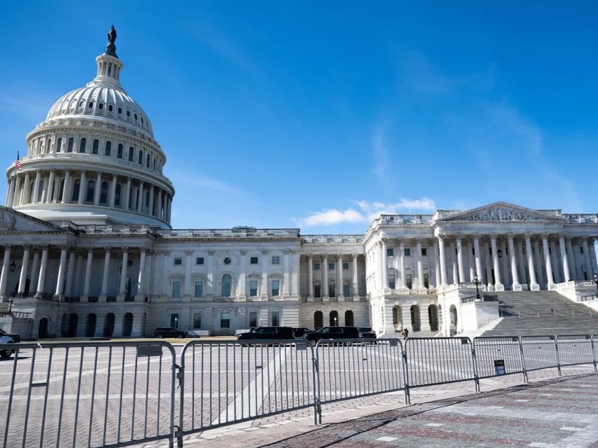 الانتخابات النصفية الأميركية.. كيف يخطط الجمهوريون والديمقراطيون لمعركة الكونجرس الحاسمة؟