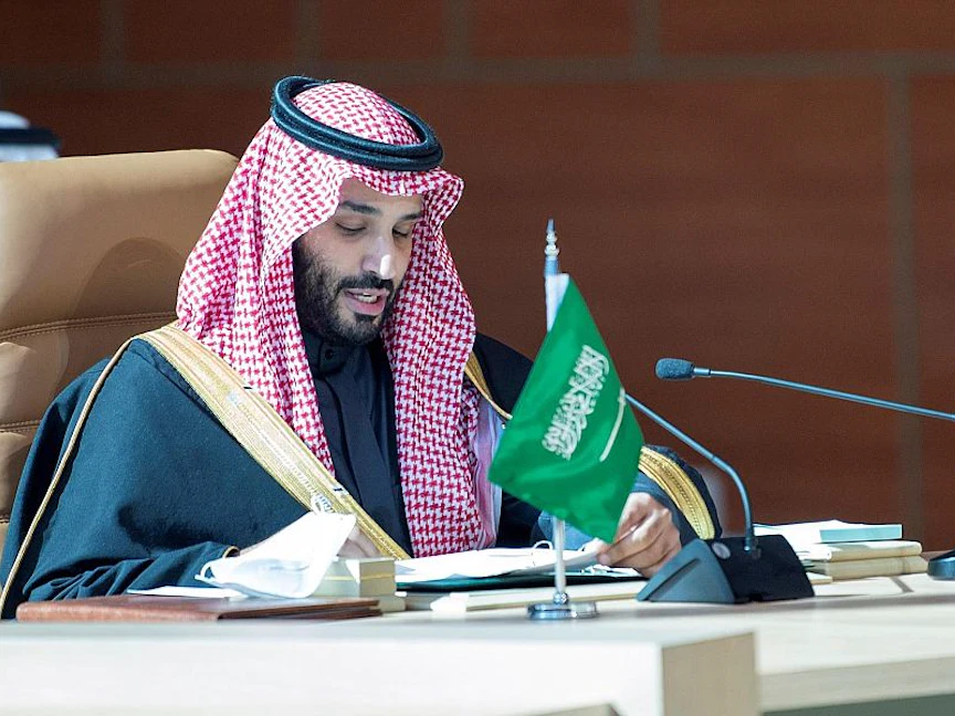 ولي العهد السعودي الأمير محمد بن سلمان أثناء التوقيع على "بيان العُلا" في القمة الخليجية الـ41 - واس