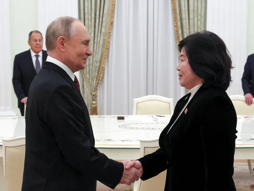 الرئيس الروسي فلاديمير بوتين يستقبل وزيرة خارجية كوريا الشمالية تشو سون هي في الكرملين. موسكو. 27 أكتوبر 2025 - Reuters
