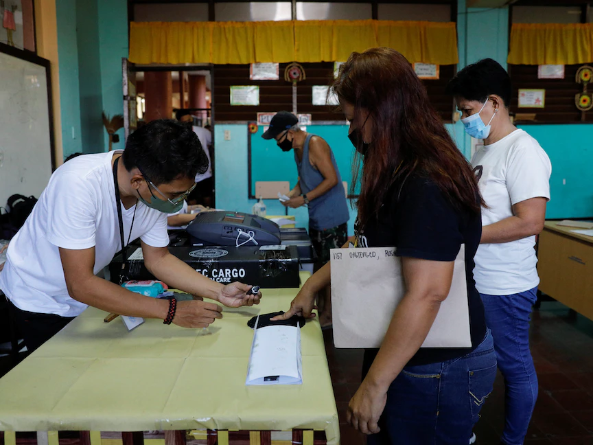 الفلبين تبدأ رحلة انتخاب رئيس جديد