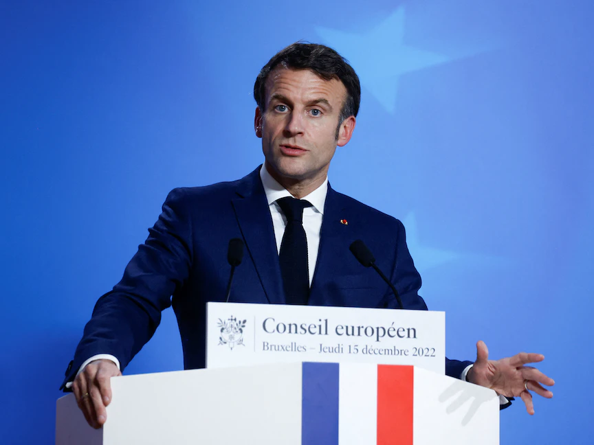الرئيس الفرنسي إيمانويل ماكرون خلال مؤتمر صحافي في بروكسل- 15 ديسمبر 2022 - REUTERS