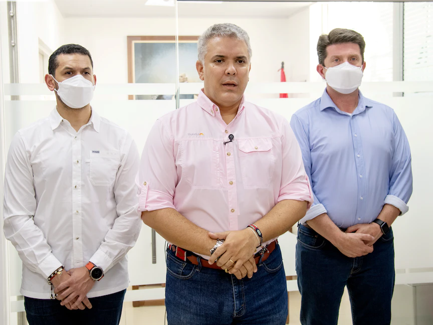 الرئيس الكولومبي إيفان دوكي يدلي ببيان بشأن تعرض مروحية كانت تقله لهجوم بالرصاص- 25 يونيو 2021 - REUTERS