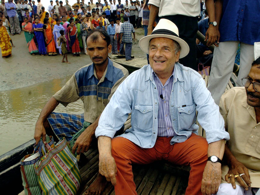 الكاتب الفرنسي الراحل دومينيك لابيير - AFP