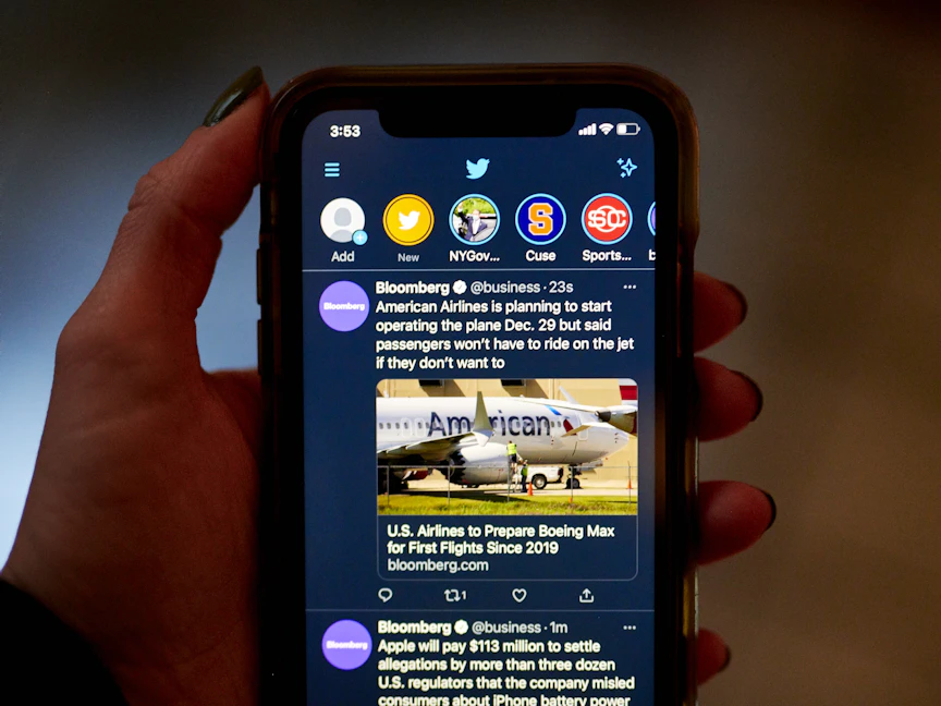 خاصية فليتس من تويتر تتيح القصص لمدة 24 ساعة قبل اختفائها - Bloomberg