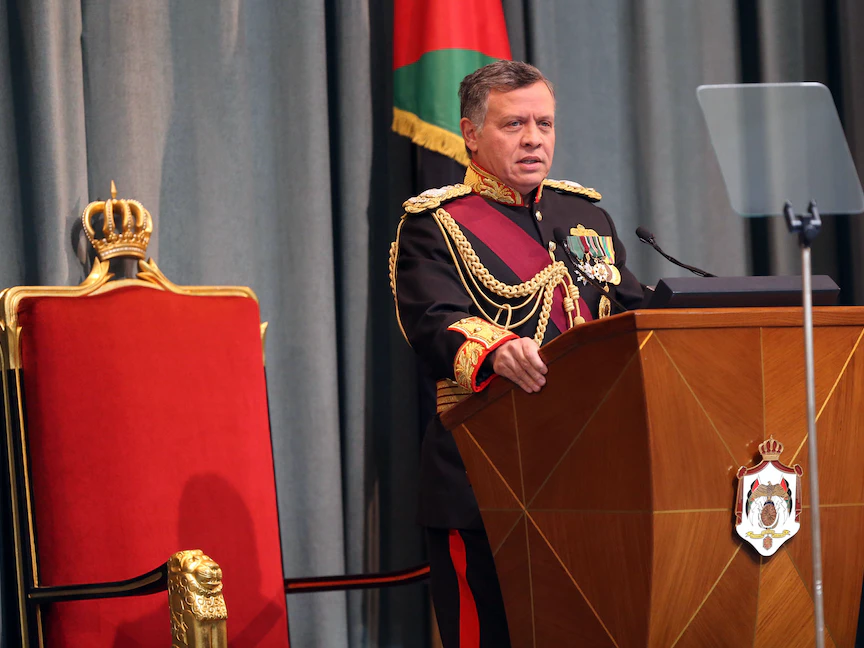 ملك الأردن عبد الله الثاني خلال افتتاح دورة البرلمان - Getty