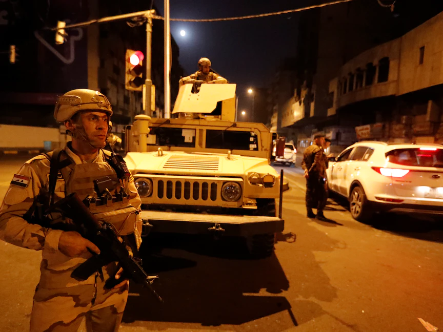 جانب من انتشار القوات الأمنية في العاصمة العراقية بغداد- 27 مايو 2021 - REUTERS