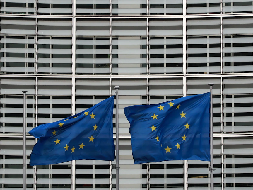 أعلام الاتحاد الأوروبي في بروكسل، 21 فبراير 2020 - AFP