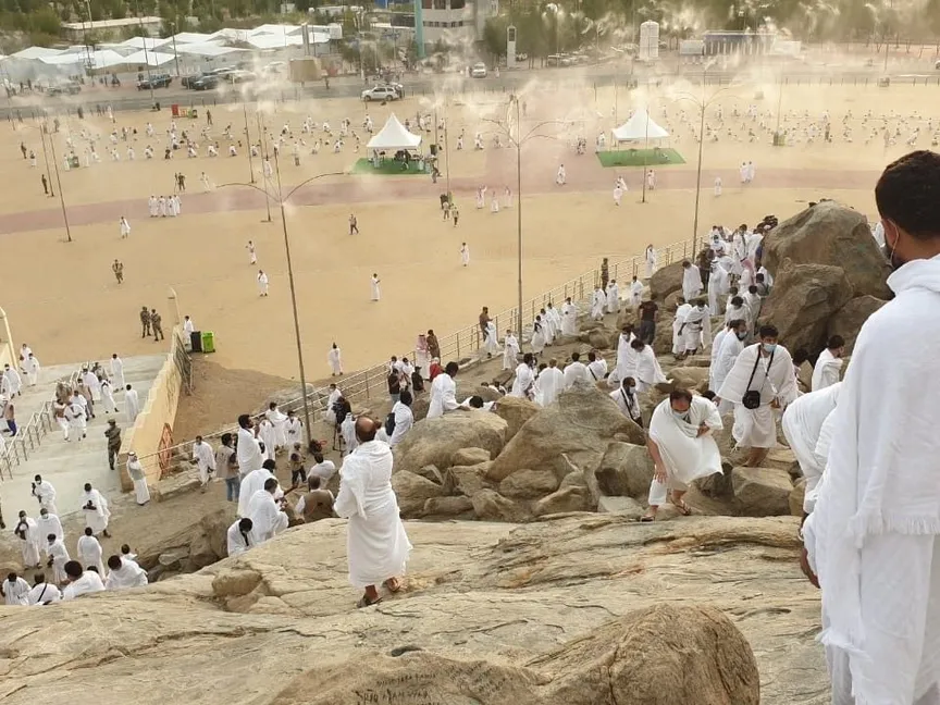 حكاية سعوديَّين كان "كورونا" تذكرتهما للحج 