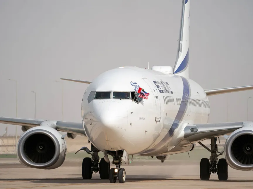 طائرة لشركة "العال" الإسرائيلية تحطّ في مطار أبوظبي - 31 أغسطس 2020 - via REUTERS